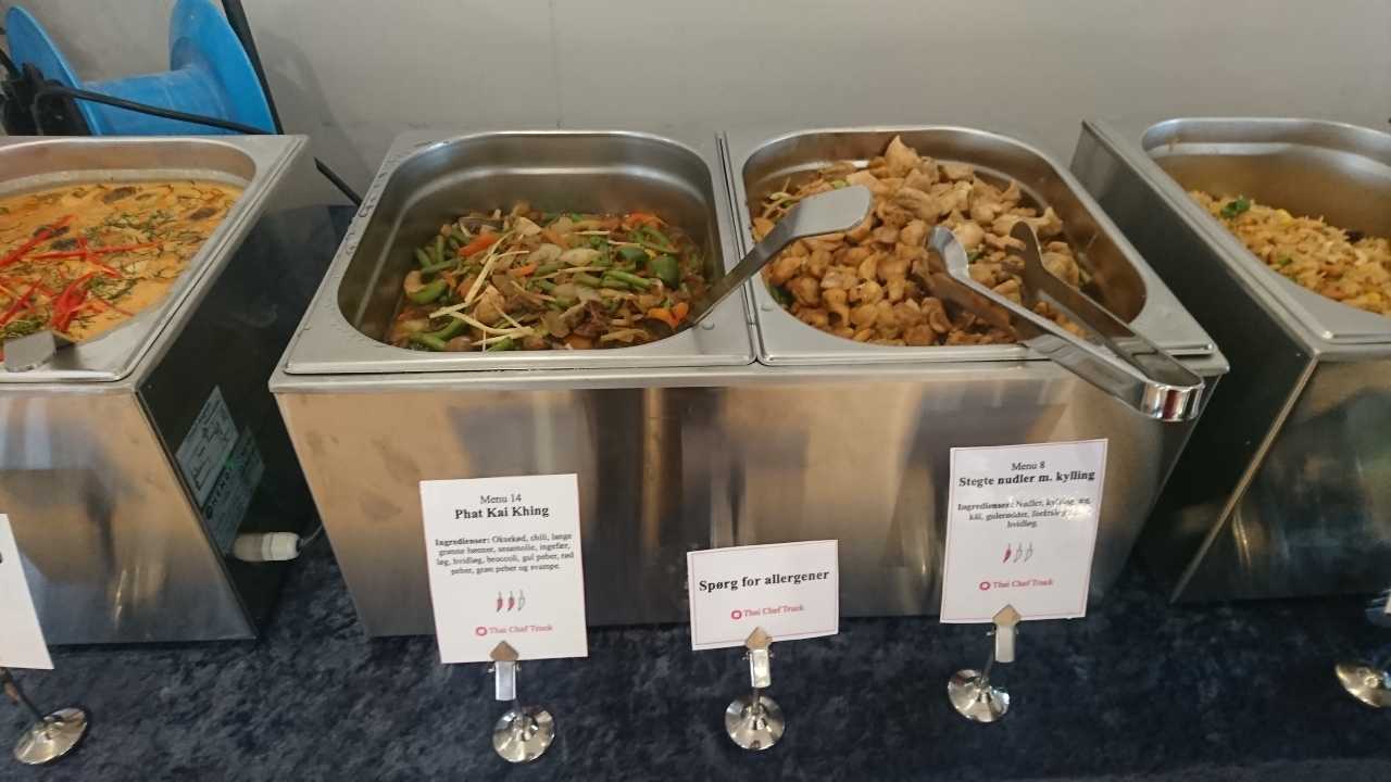 Festmad Stegte nudler med kylling Festmad med thai mad
